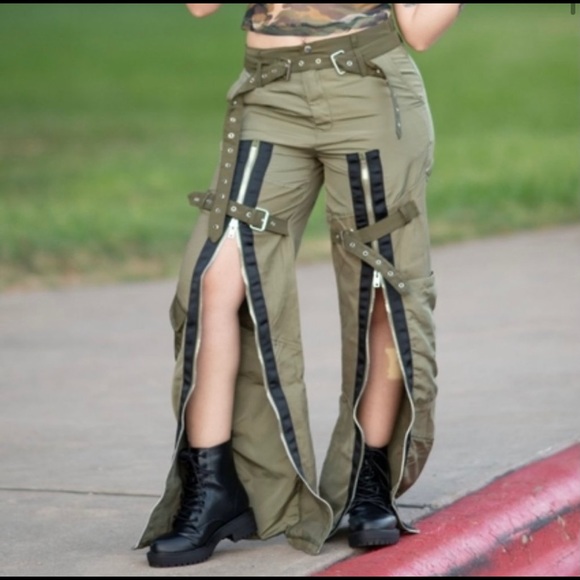 Hot & Delicious Buckle Zip Up Olive Green Cargo Pants, Size S - Picture 11 of 14